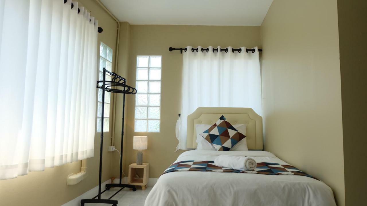 Auberge de jeunesse Why Not House à Chiang Mai Extérieur photo