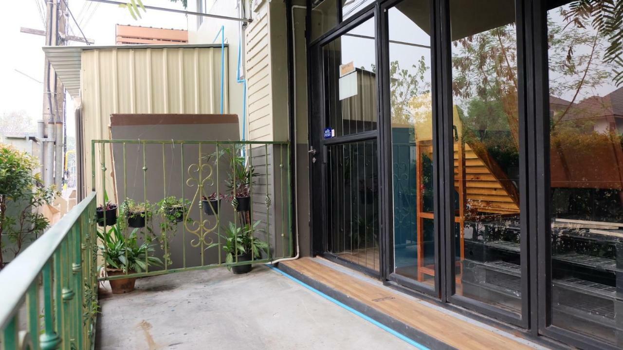 Auberge de jeunesse Why Not House à Chiang Mai Extérieur photo